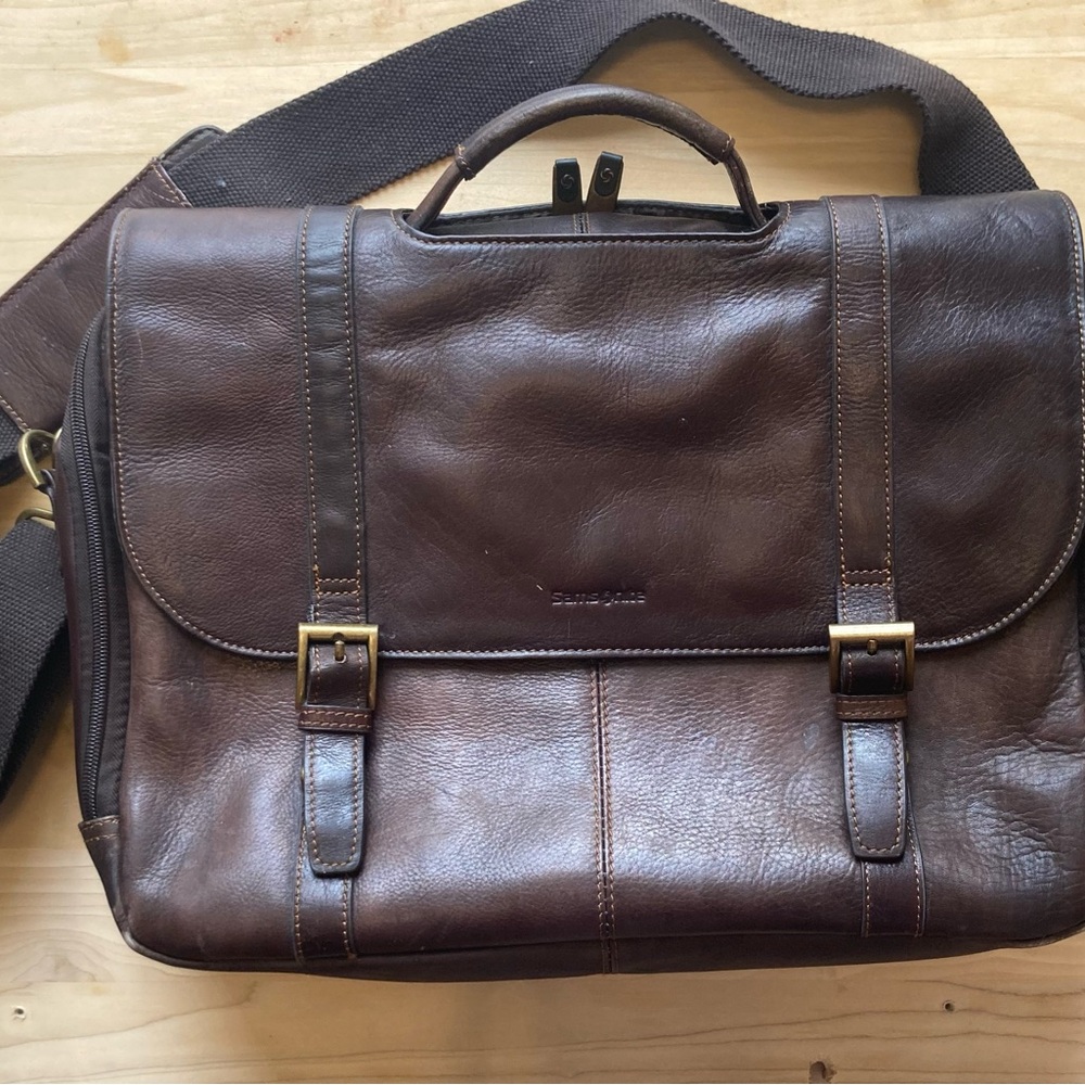 Samsonite Brown Briefcase with Polished Leather Finish